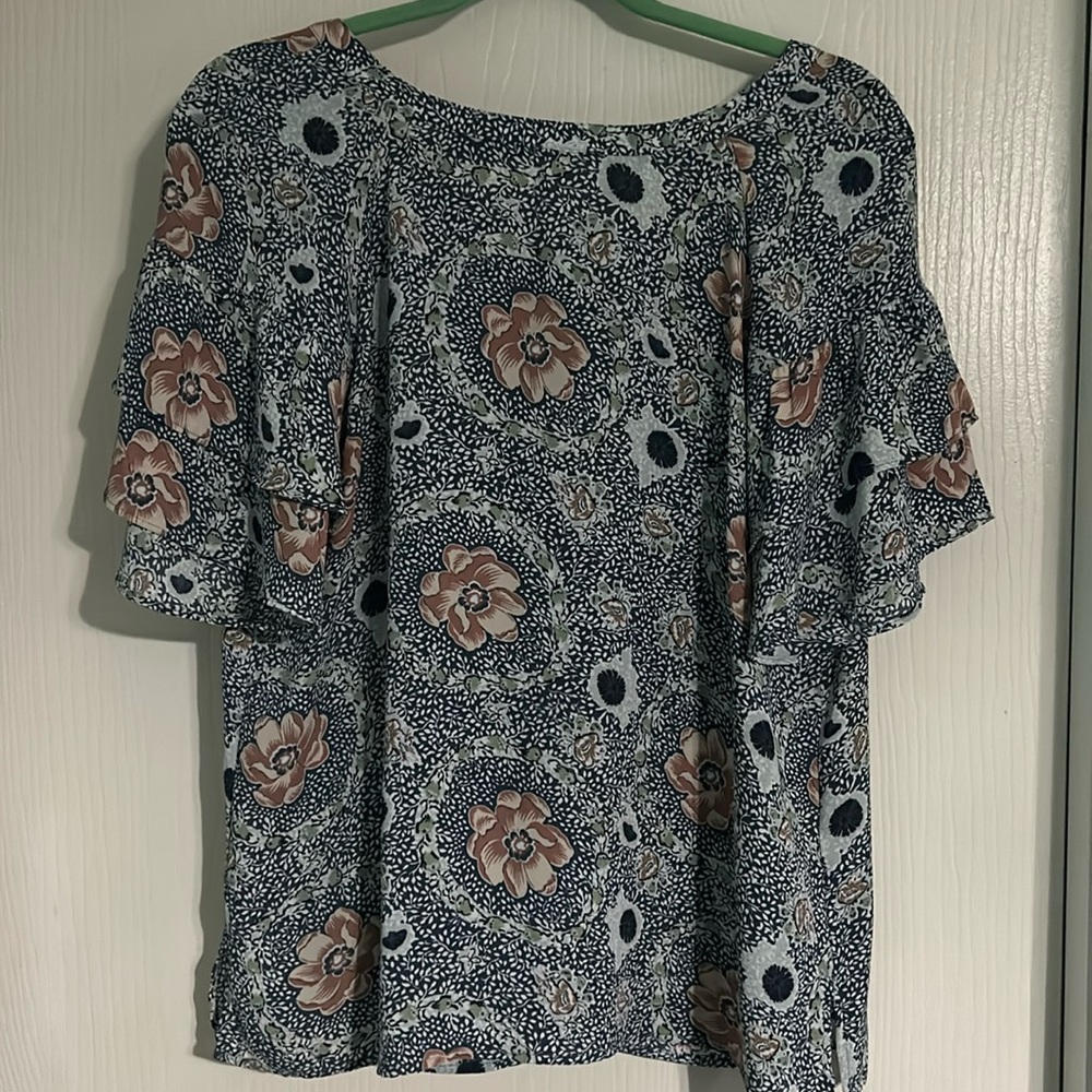LOFT size S short sleeved business casual blouse